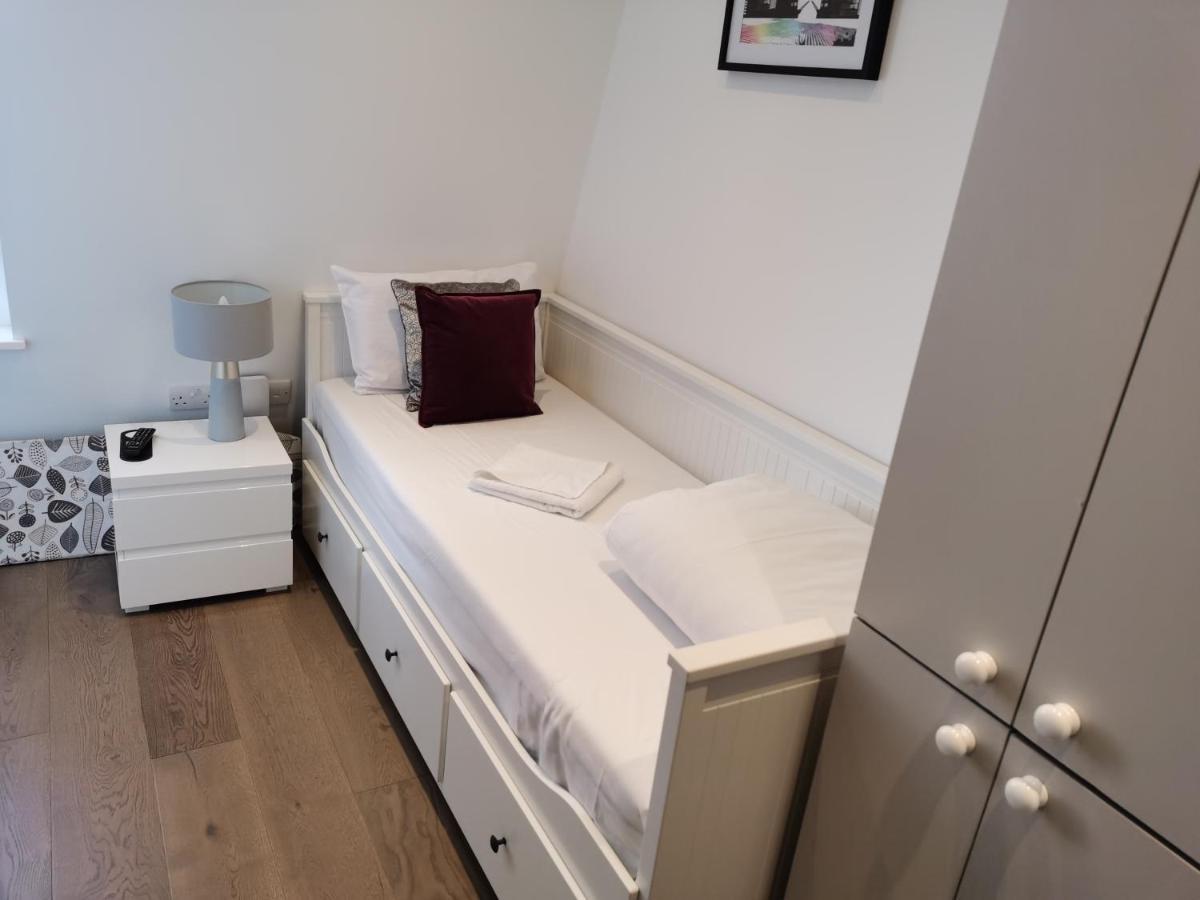 คอลลิงแฮม ไพร์ม อพาร์ตเมนต์ Aparthotel ลอนดอน ภายนอก รูปภาพ A single bed