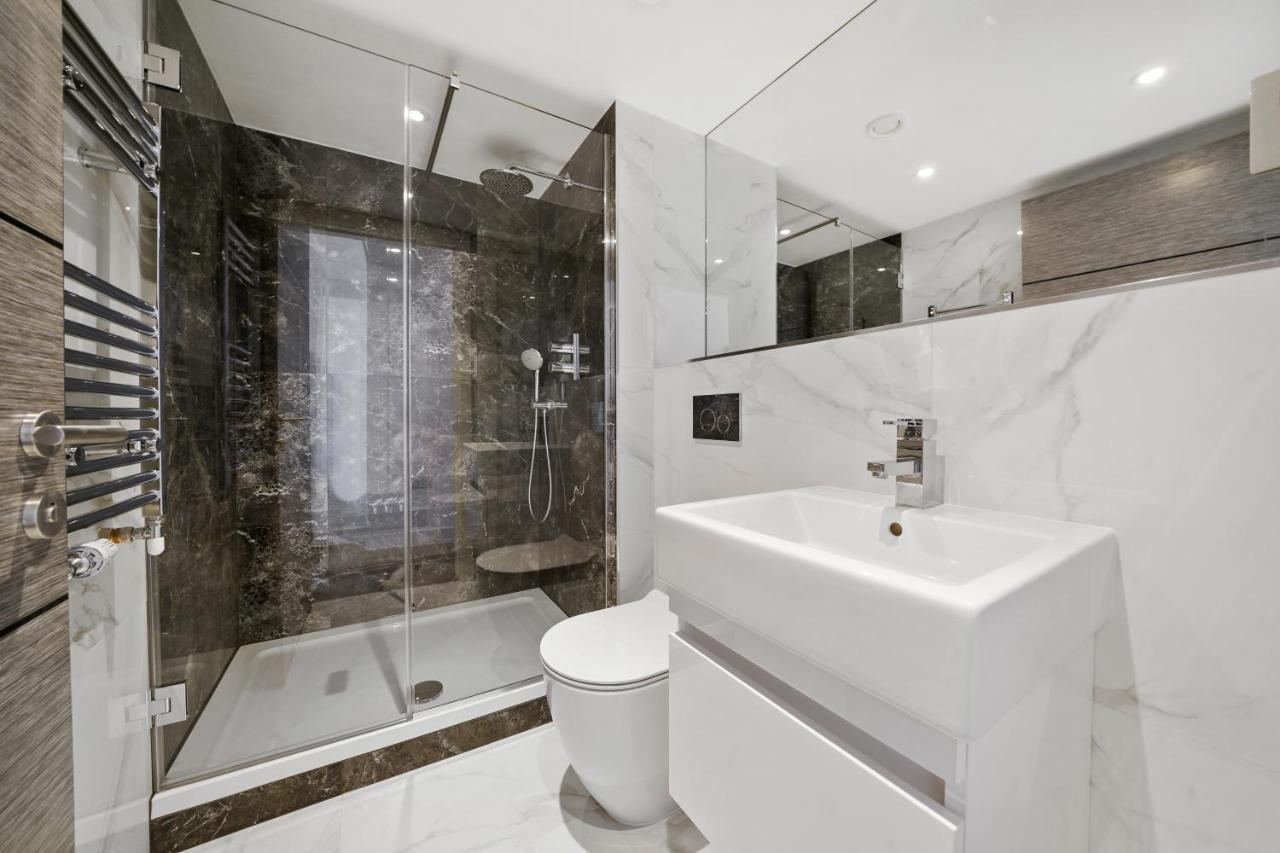 คอลลิงแฮม ไพร์ม อพาร์ตเมนต์ Aparthotel ลอนดอน ภายนอก รูปภาพ Bathroom