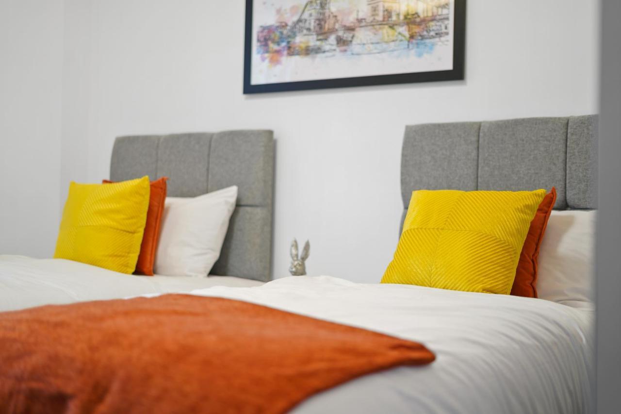 คอลลิงแฮม ไพร์ม อพาร์ตเมนต์ Aparthotel ลอนดอน ภายนอก รูปภาพ A bedroom at the hotel