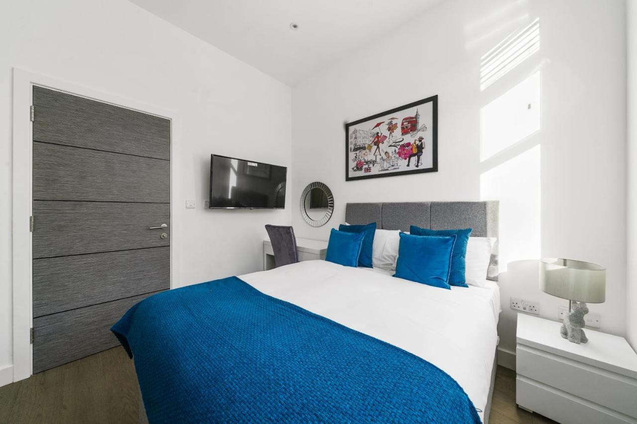คอลลิงแฮม ไพร์ม อพาร์ตเมนต์ Aparthotel ลอนดอน ภายนอก รูปภาพ A bedroom at the hotel