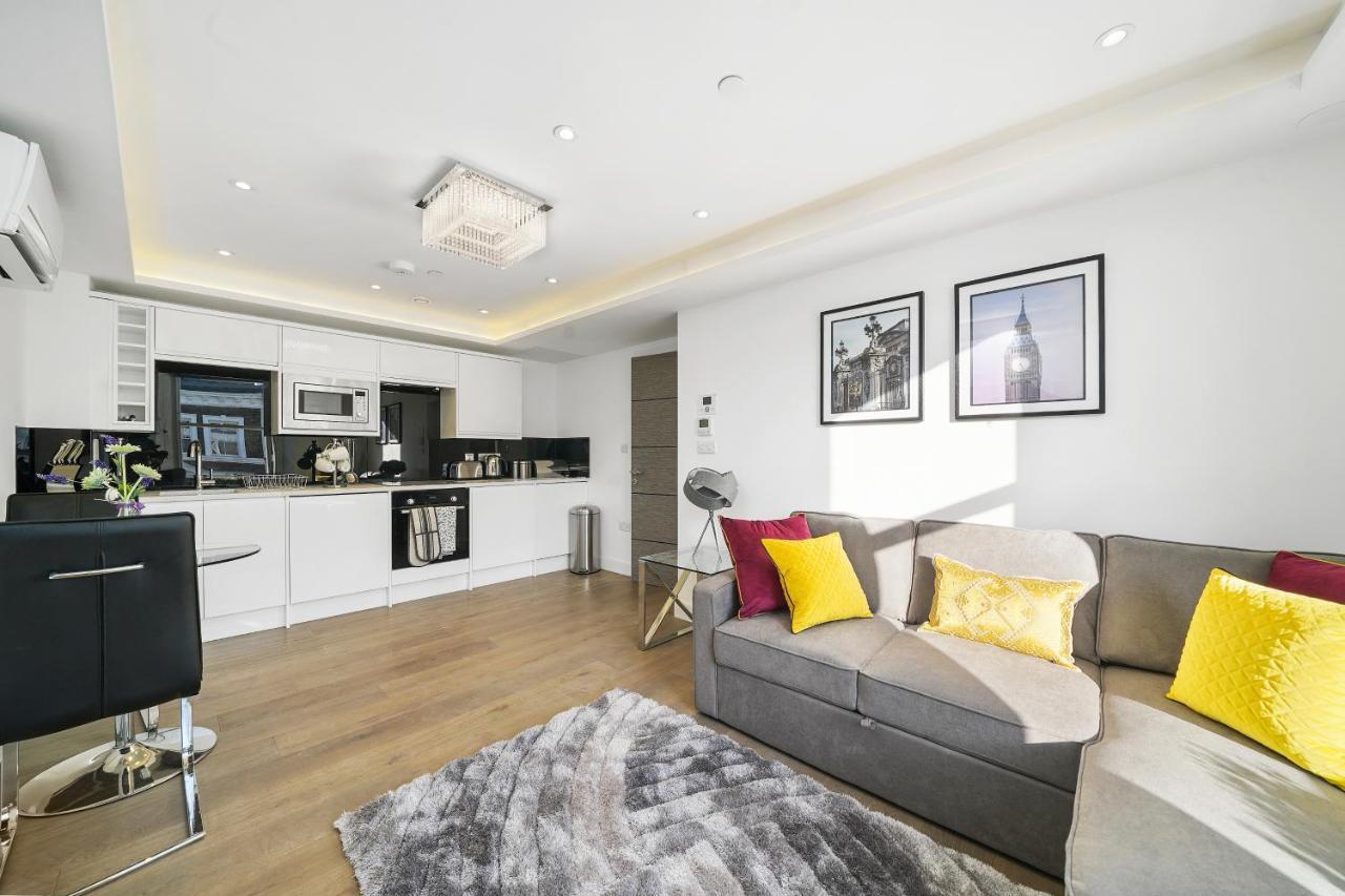 คอลลิงแฮม ไพร์ม อพาร์ตเมนต์ Aparthotel ลอนดอน ภายนอก รูปภาพ Interior of a serviced apartment in London